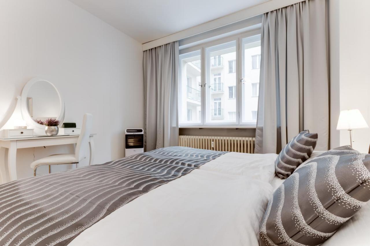 Exclusive Riverside Apartment In The Heart Of Praga Esterno foto