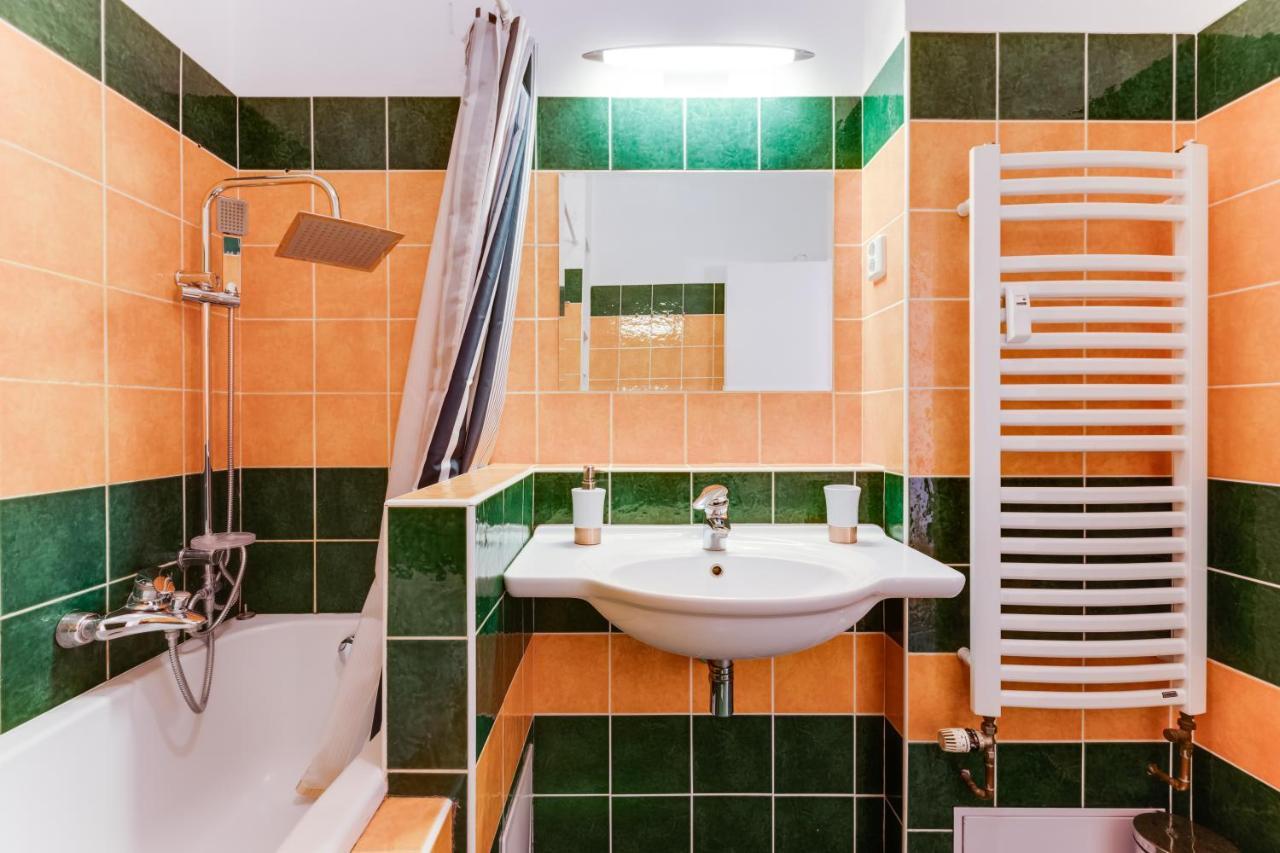 Exclusive Riverside Apartment In The Heart Of Praga Esterno foto