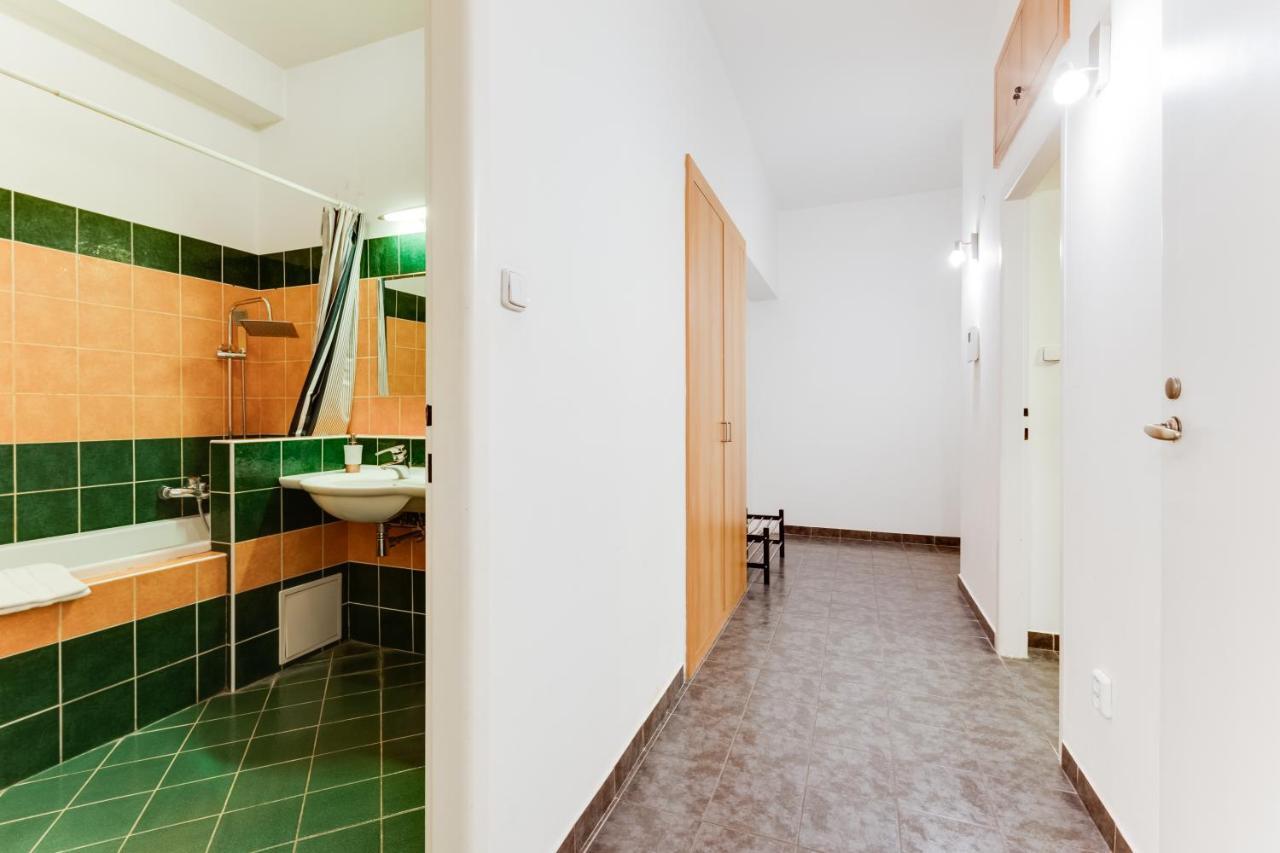 Exclusive Riverside Apartment In The Heart Of Praga Esterno foto
