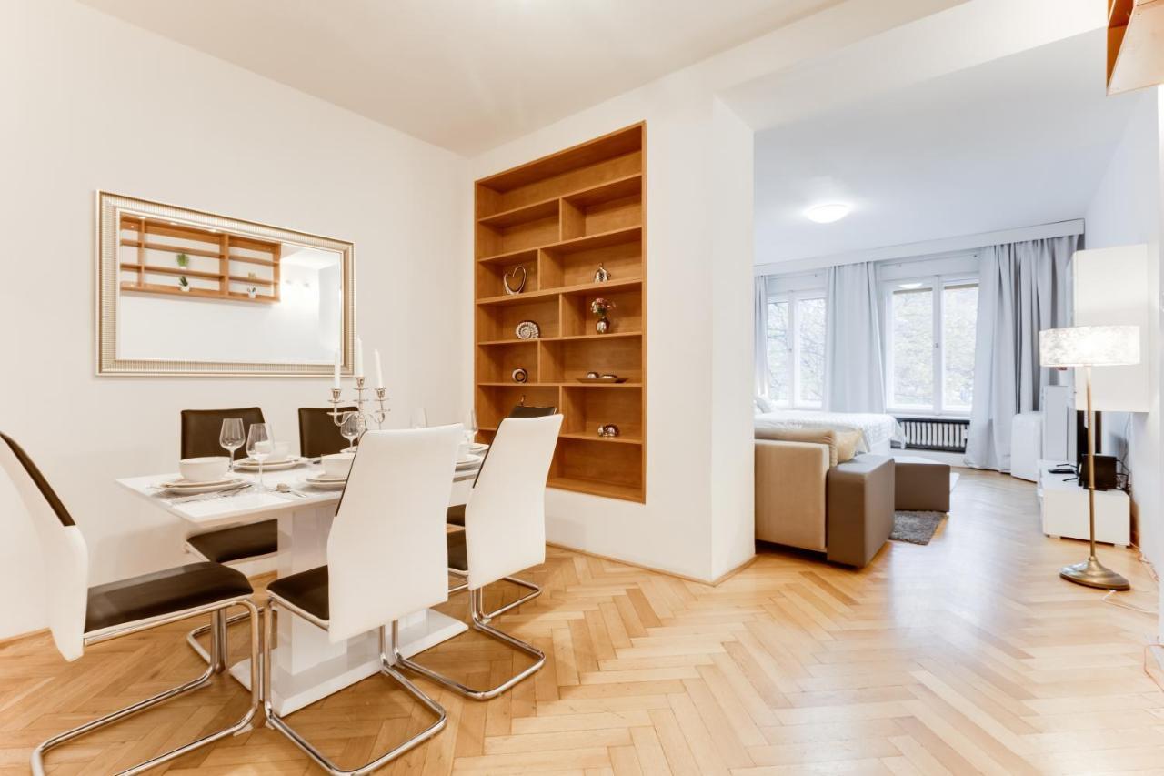 Exclusive Riverside Apartment In The Heart Of Praga Esterno foto